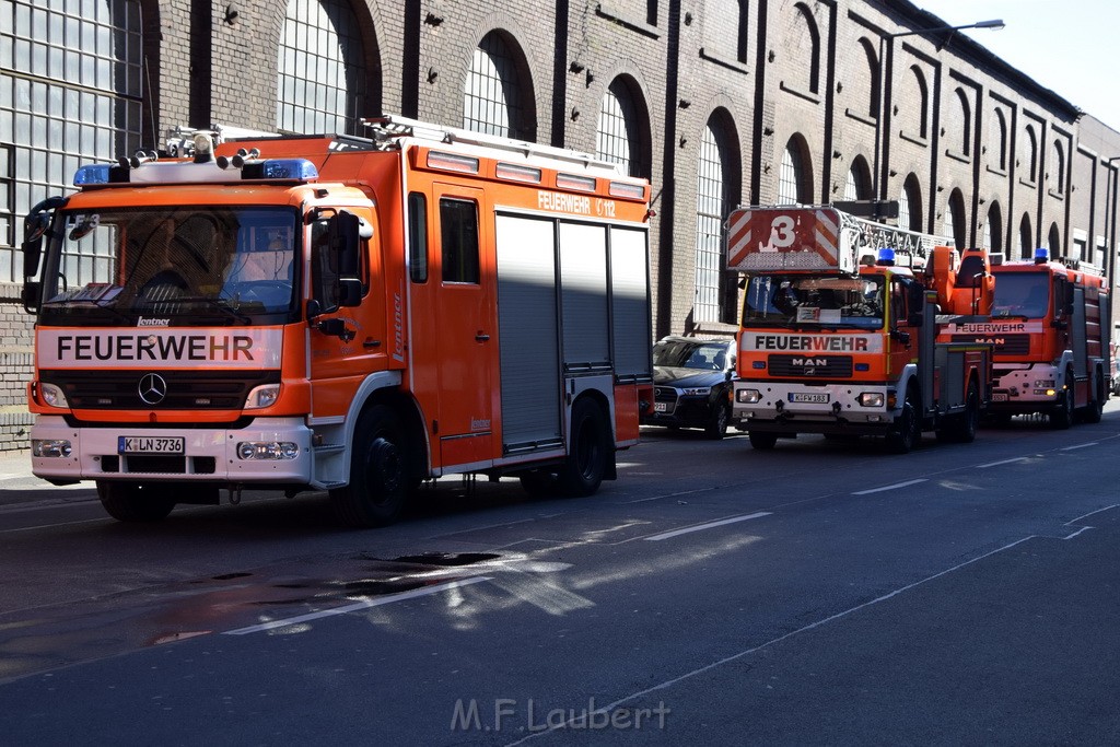 Feuer 4 Koeln Muelheim Deutz Muelheimerstr P570.JPG - Miklos Laubert